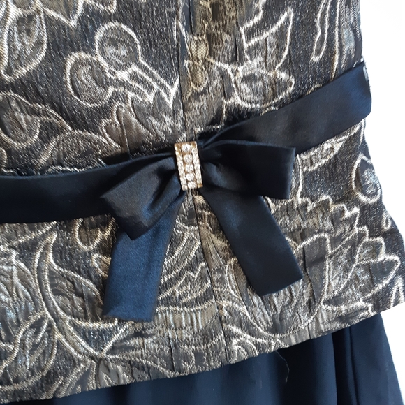 Beautiful full length gown size 8 - Picture 4 of 15